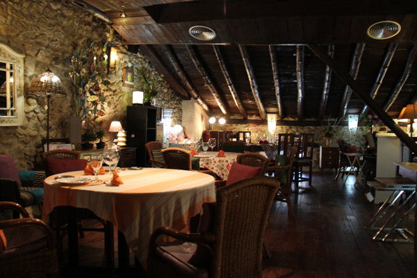 Caldea restaurante del parque nacional de la sierra de Guadarrama, cocina tradicional, platos elaborados con productos de temporada